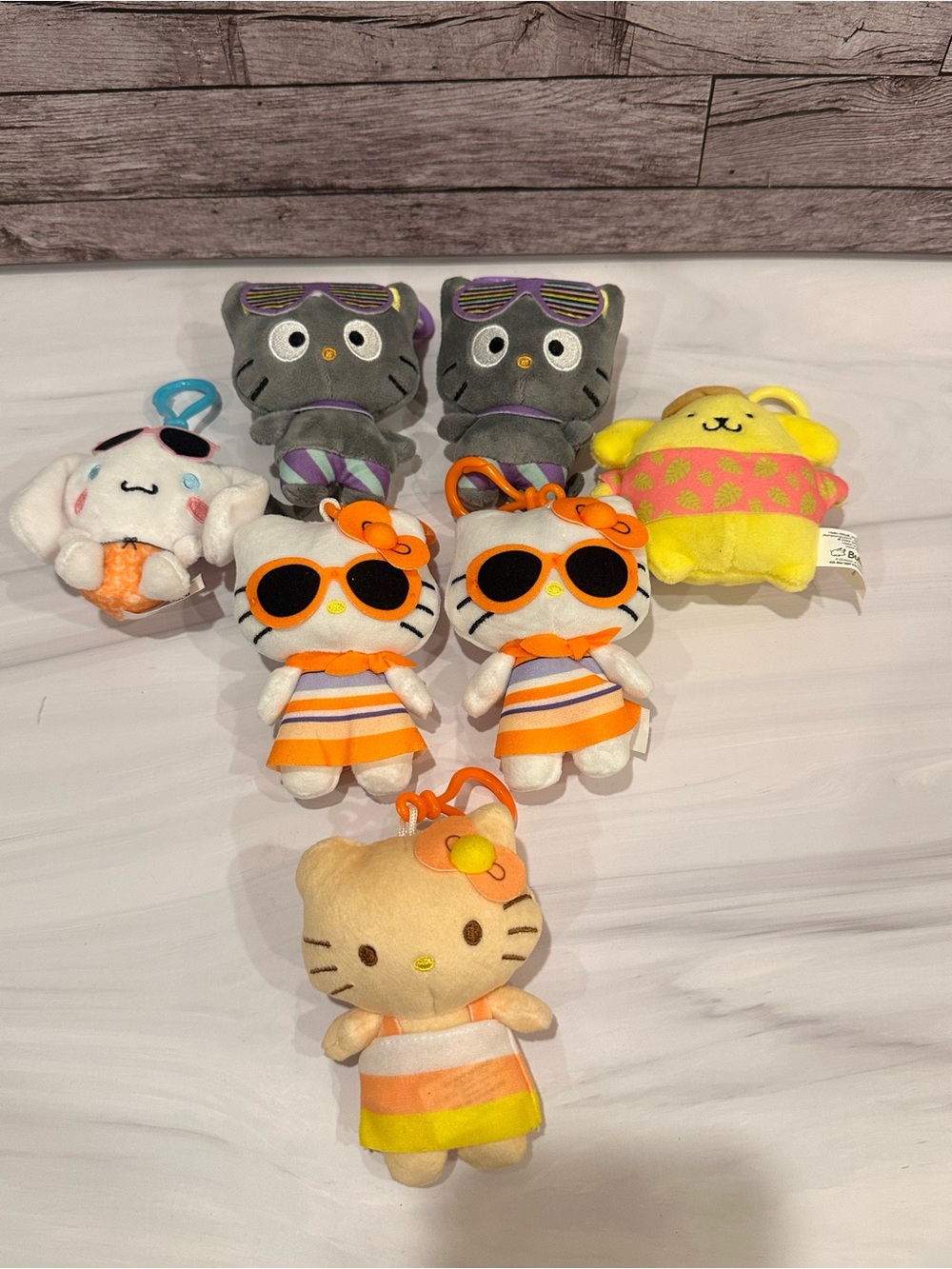 Sanrio Plush Keychain Clip Lot of 7 Hello Kitty Cinnamoroll Pompompurin